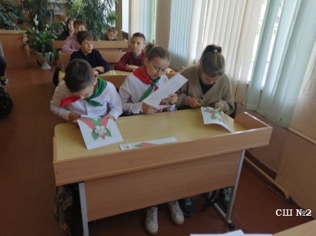 Акция "Цветок Победы на каждом окне"